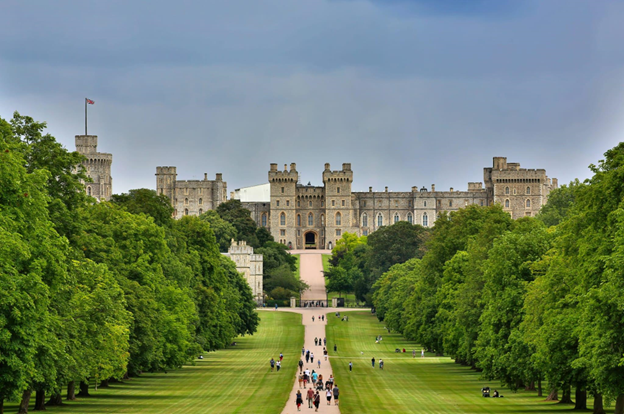 Explore Royal Palaces and Historic Streets on a Windsor Castle and Bath Tour UK Private Tours